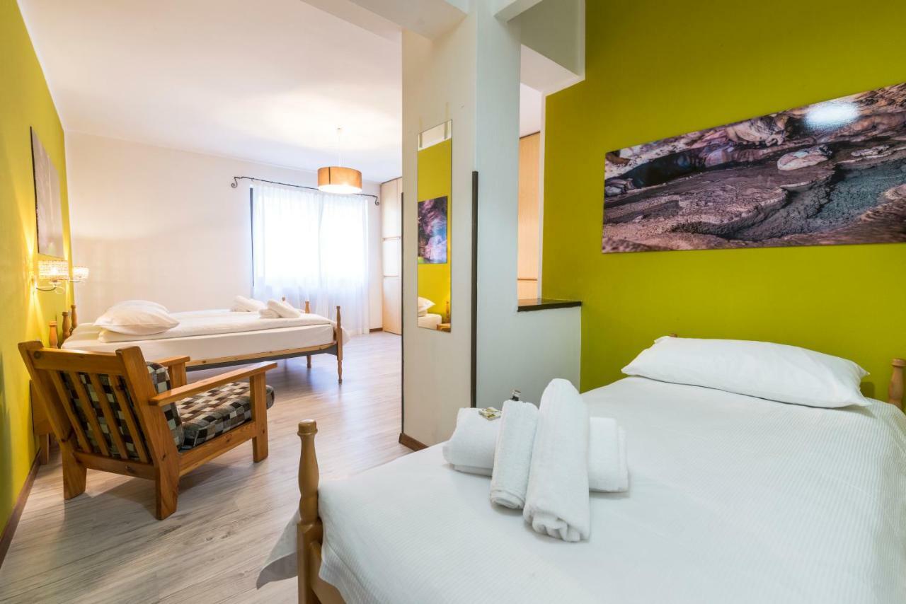 Room&Breakfast Al Canyon Fondo Exterior photo