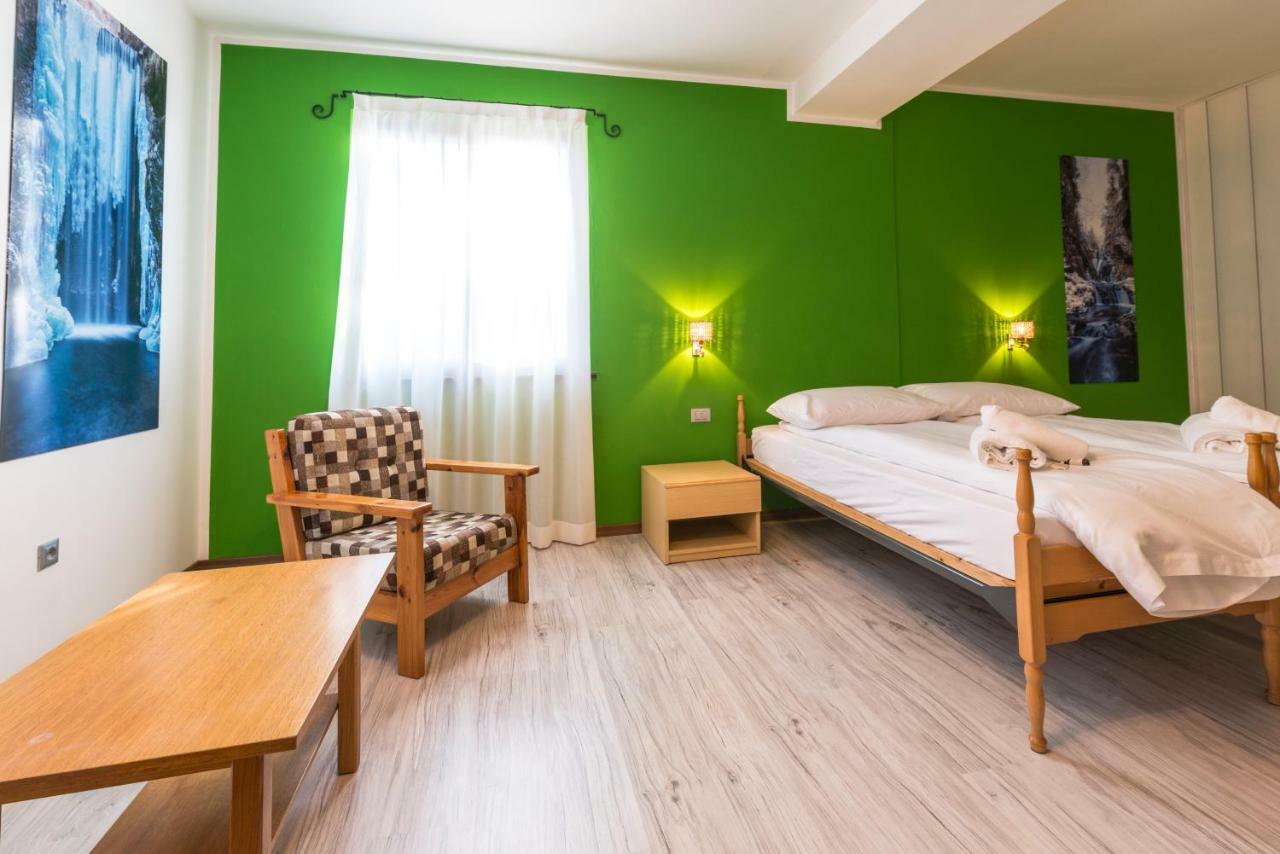Room&Breakfast Al Canyon Fondo Exterior photo